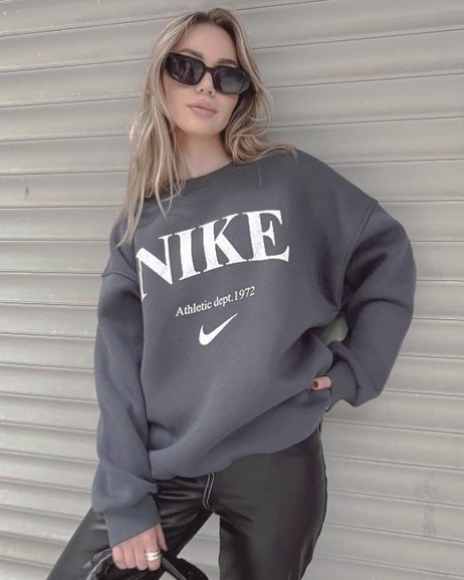 Grey Nike Sweatshirt (unisex)